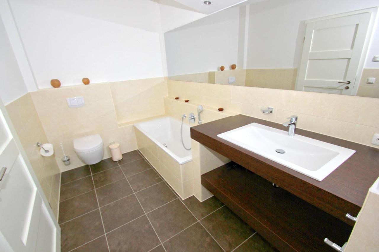 Hafennahe Penthousewohnung Mit Meerblick - Hafenresidenz Lauterbach Fewo 2-7 Exterior foto